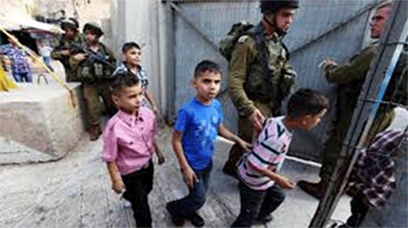 Niños palestinos en arresto domiciliario